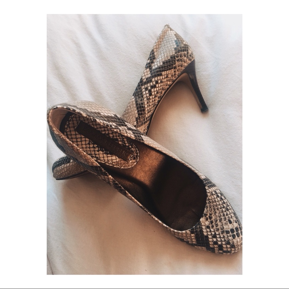 Banana Republic Faux Snake Skin Pump
